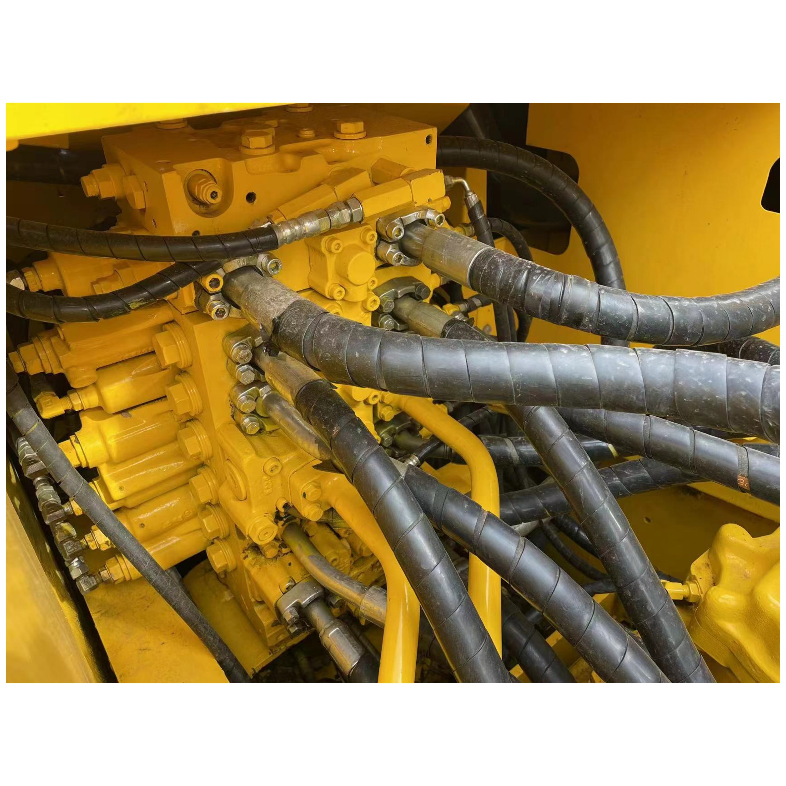 Used excavator komatsu pc210-8 supplier Fournisseur de pelle komatsu pc210-8 d'occasion
