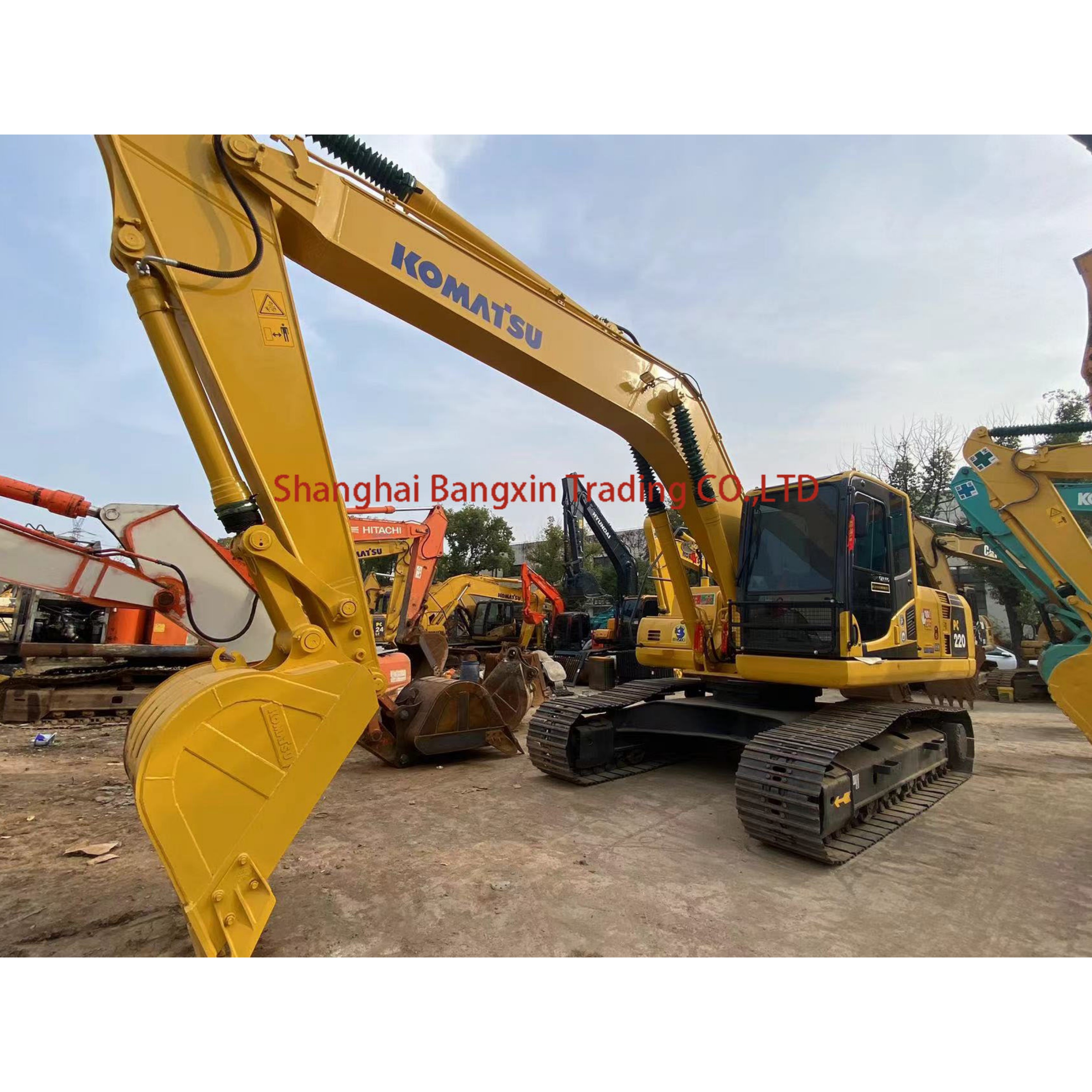 used excavator komatsu pc220-8 wholesaler grossiste pelle occasion komatsu pc220-8